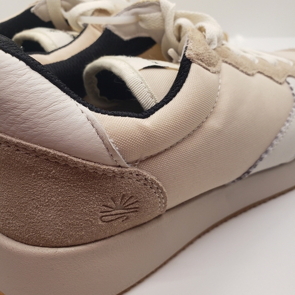 New Soludos Tan retro Sneakers men's 7.5. W 8.5 - Picture 9 of 12